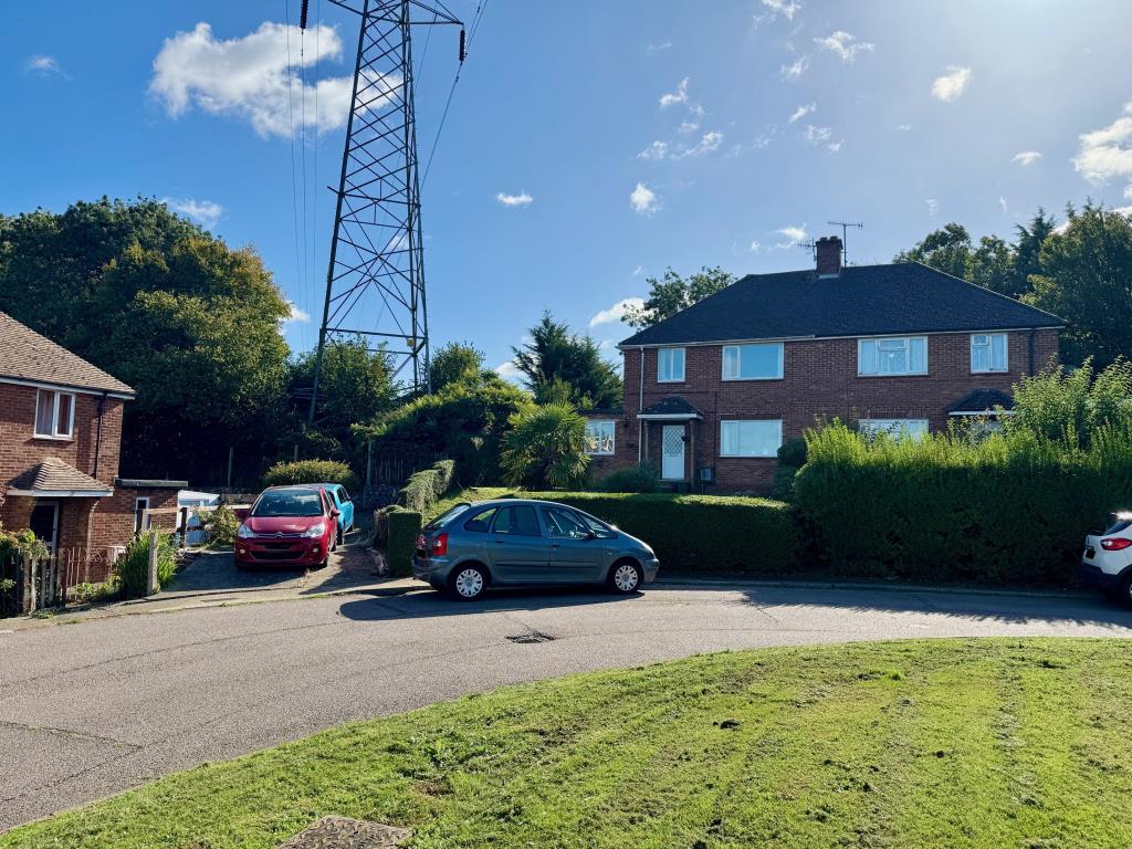 Lot: 169 - SEMI-DETACHED HOUSE - Front of property